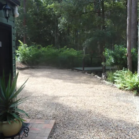 Lake View Chalet: Scenic Retreat Near Australia Zoo and Beaches Landsborough Exterior photo