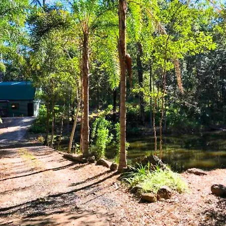 Lake View Chalet: Scenic Retreat Near Australia Zoo and Beaches Landsborough Exterior photo