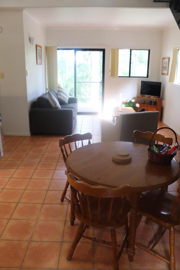 View Chalet: Scenic Retreat Near Australia Zoo And Beaches