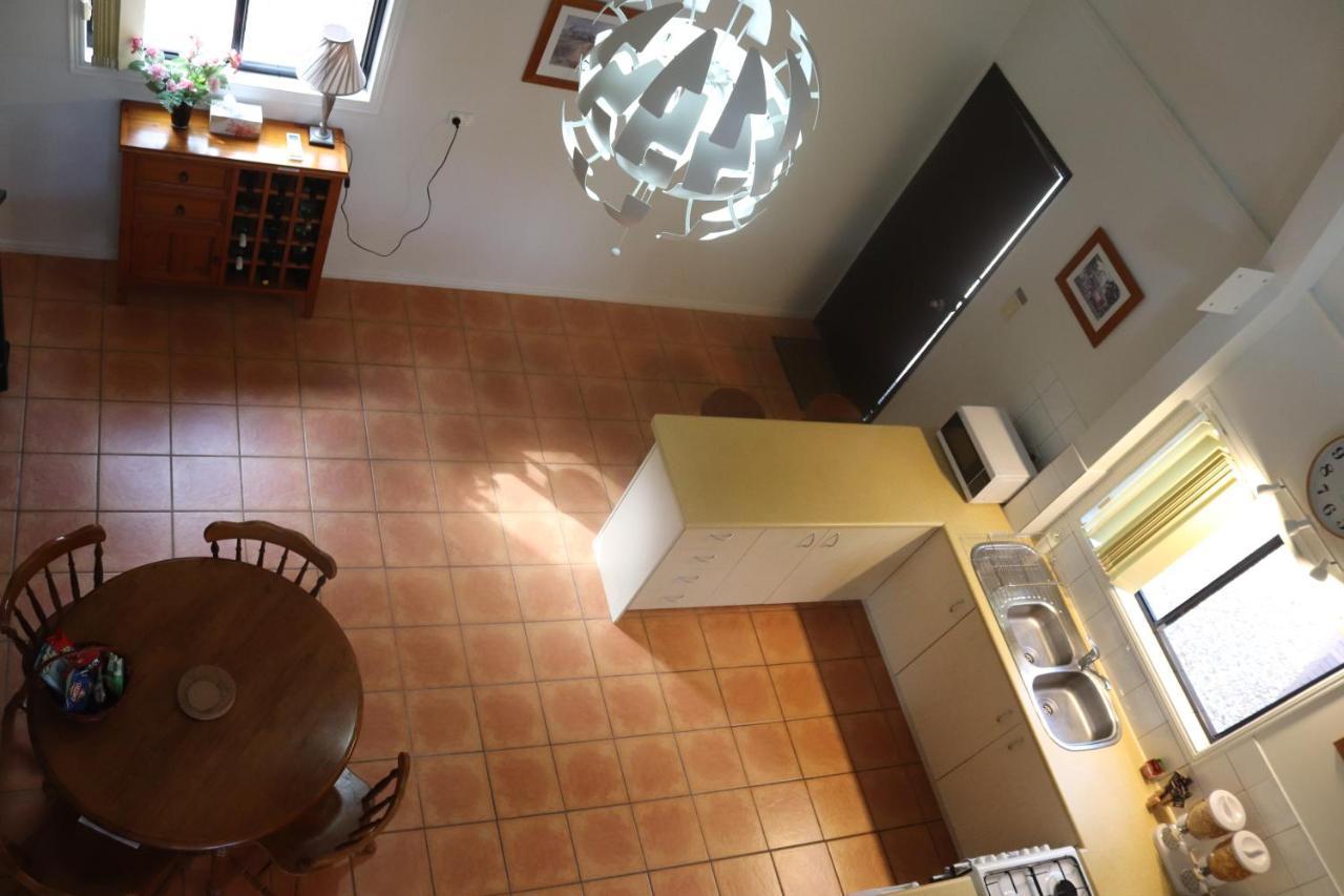 Chalet View Chalet: Scenic Retreat Near Australia Zoo And Beaches Landsborough